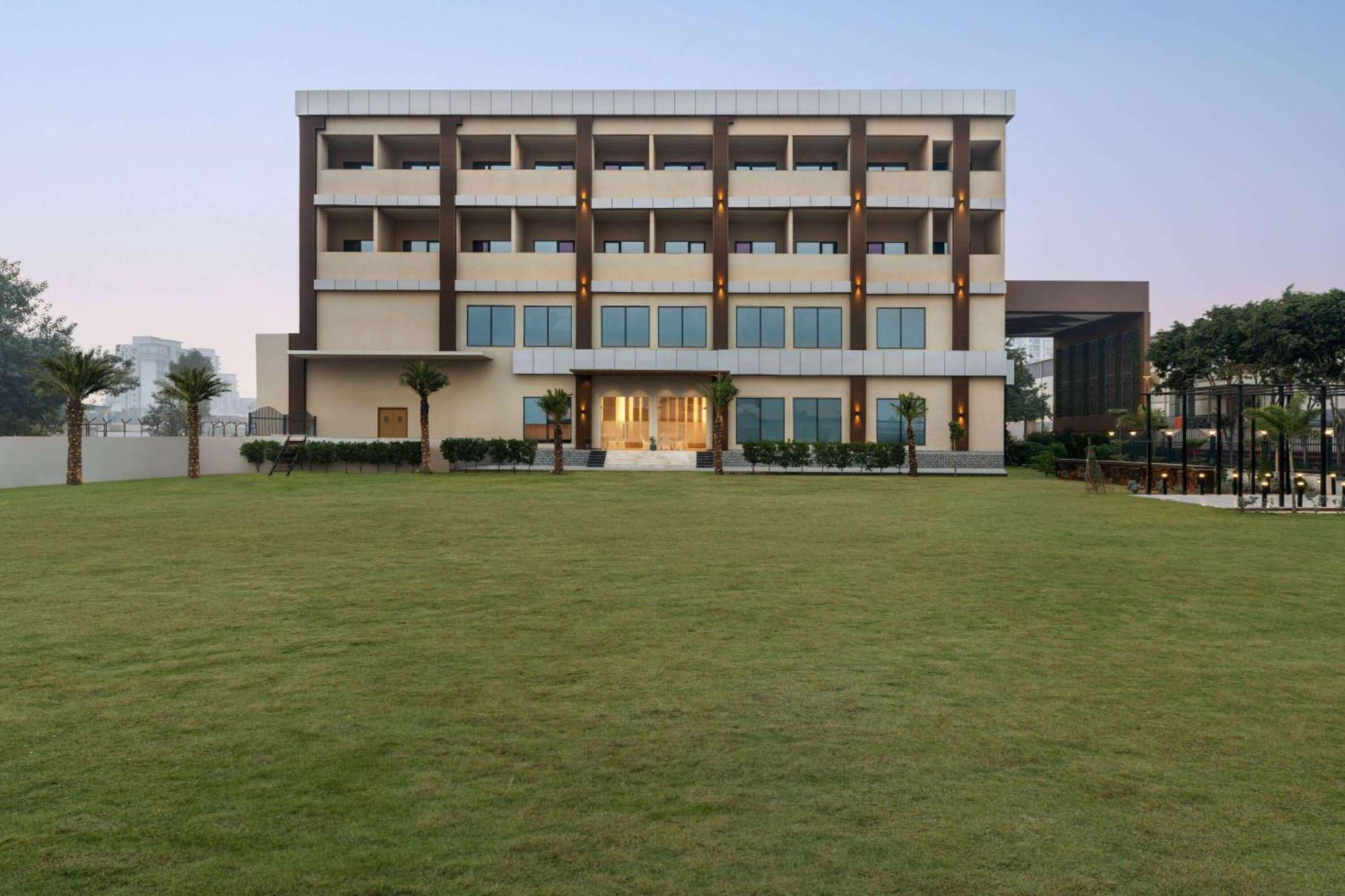 Wyndham Garden Sonipat Murthal Exterior photo