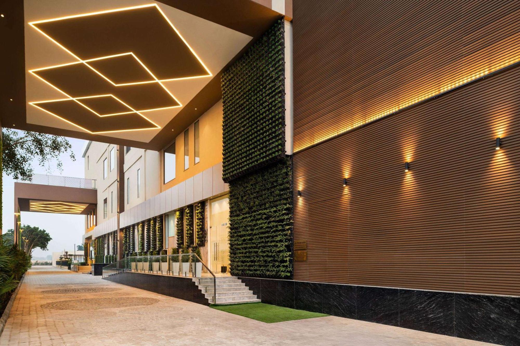 Wyndham Garden Sonipat Murthal Exterior photo