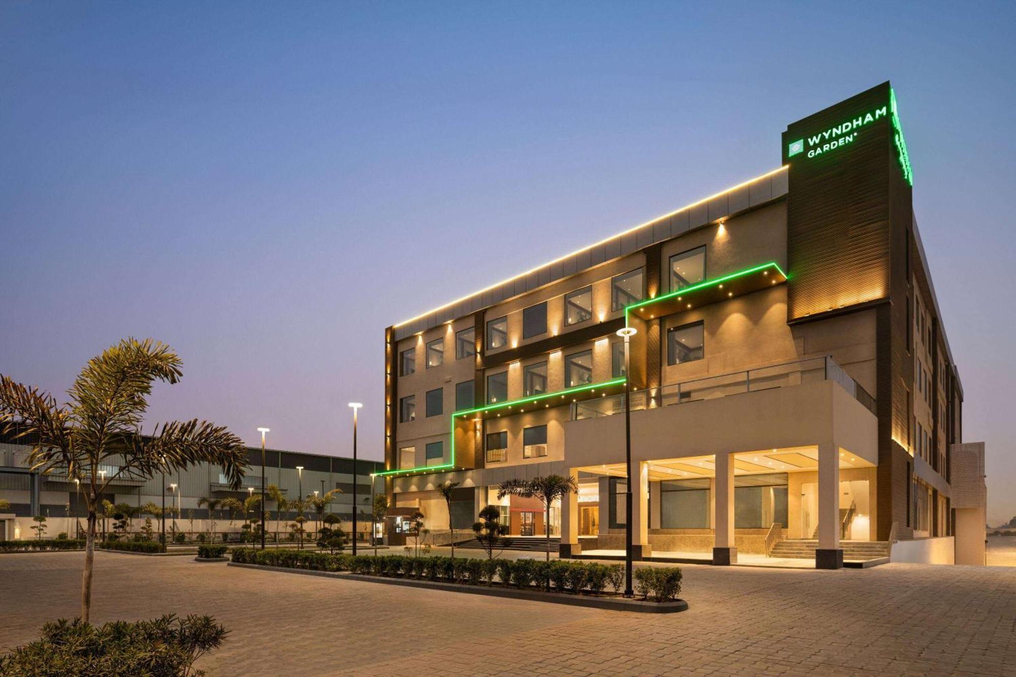 Wyndham Garden Sonipat Murthal Exterior photo